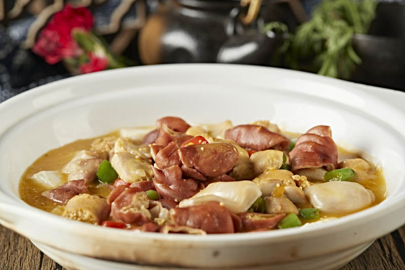 砂锅鱼杂炖肥肠