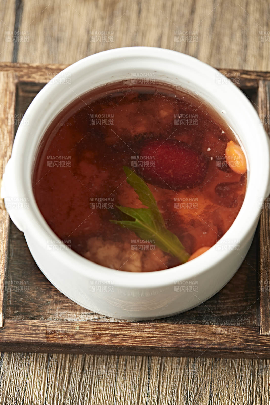 桃花泪红枣排骨汤