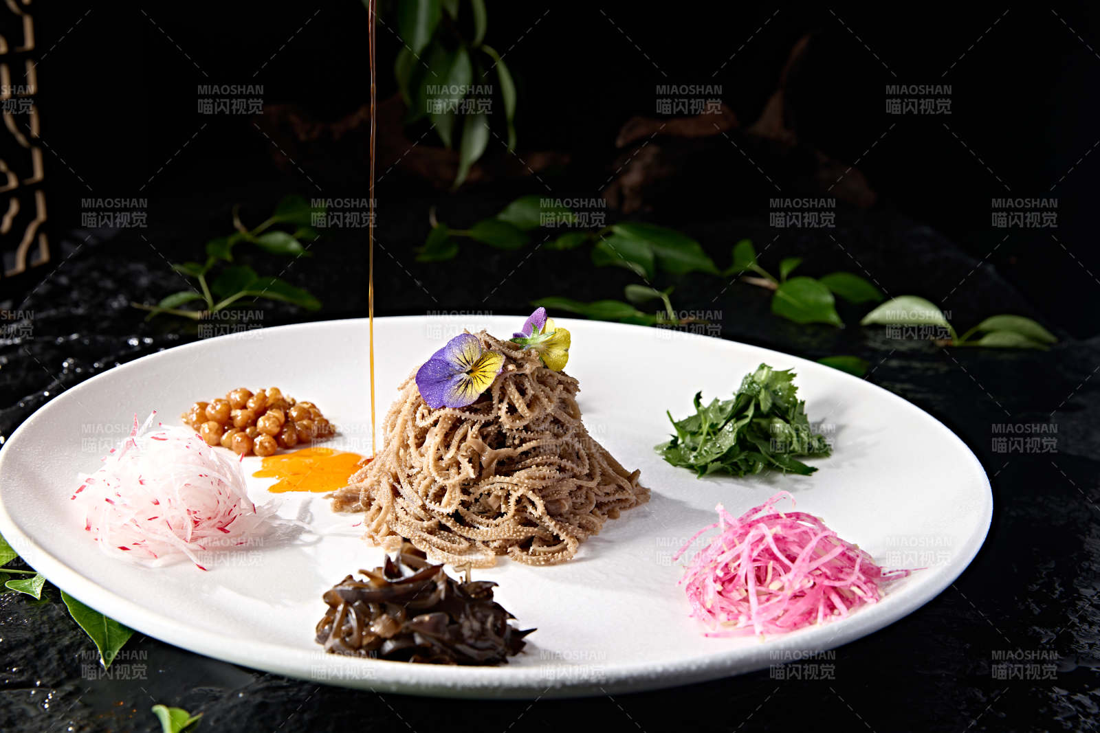 美味涼菜五彩澆汁拌毛肚絲