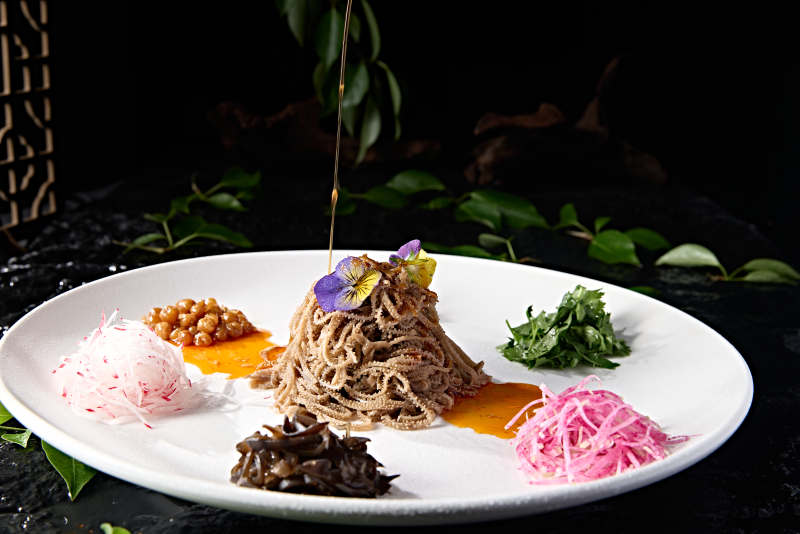 美味凉菜五彩浇汁拌毛肚丝