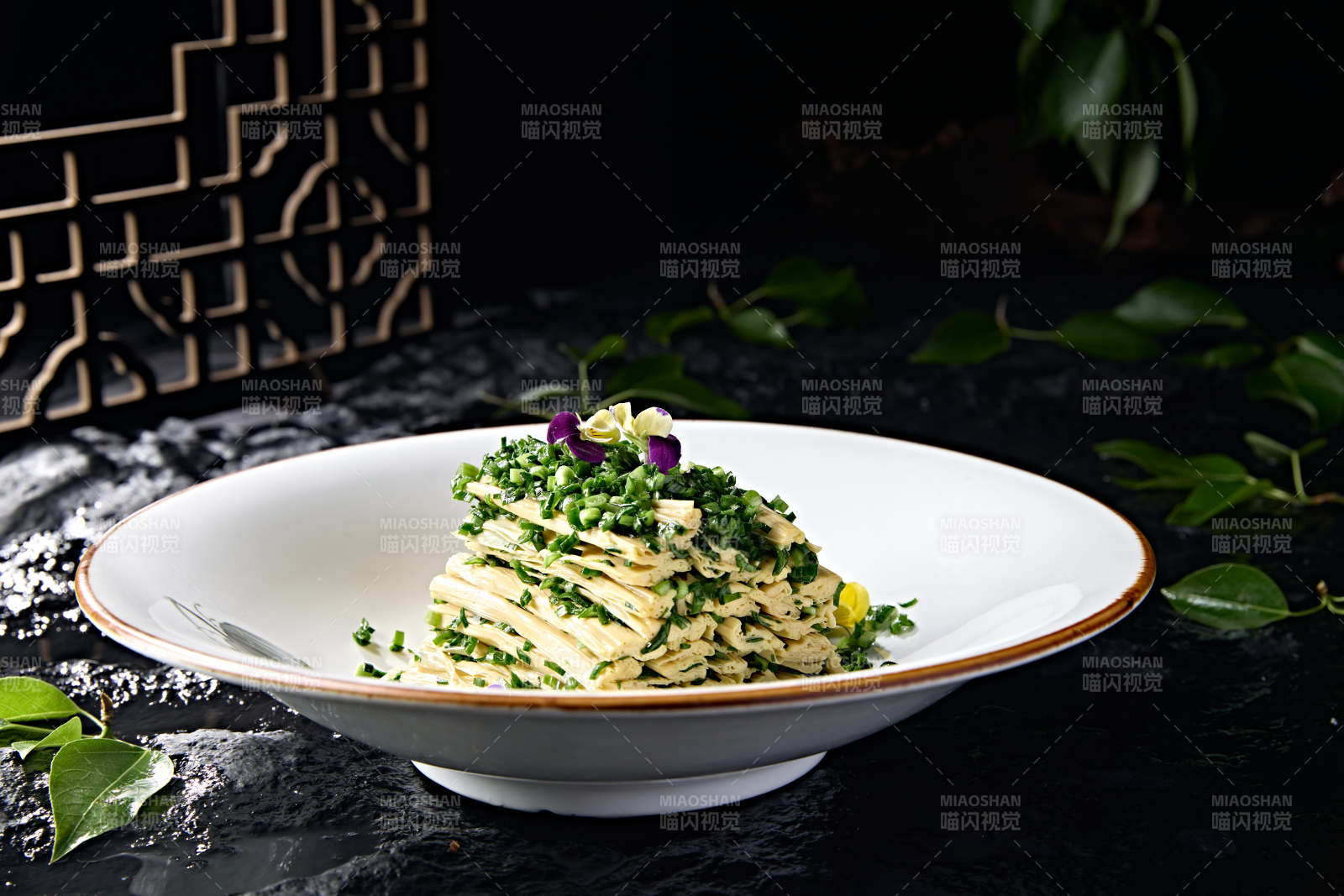 精美凉菜葱香盐水腐竹段