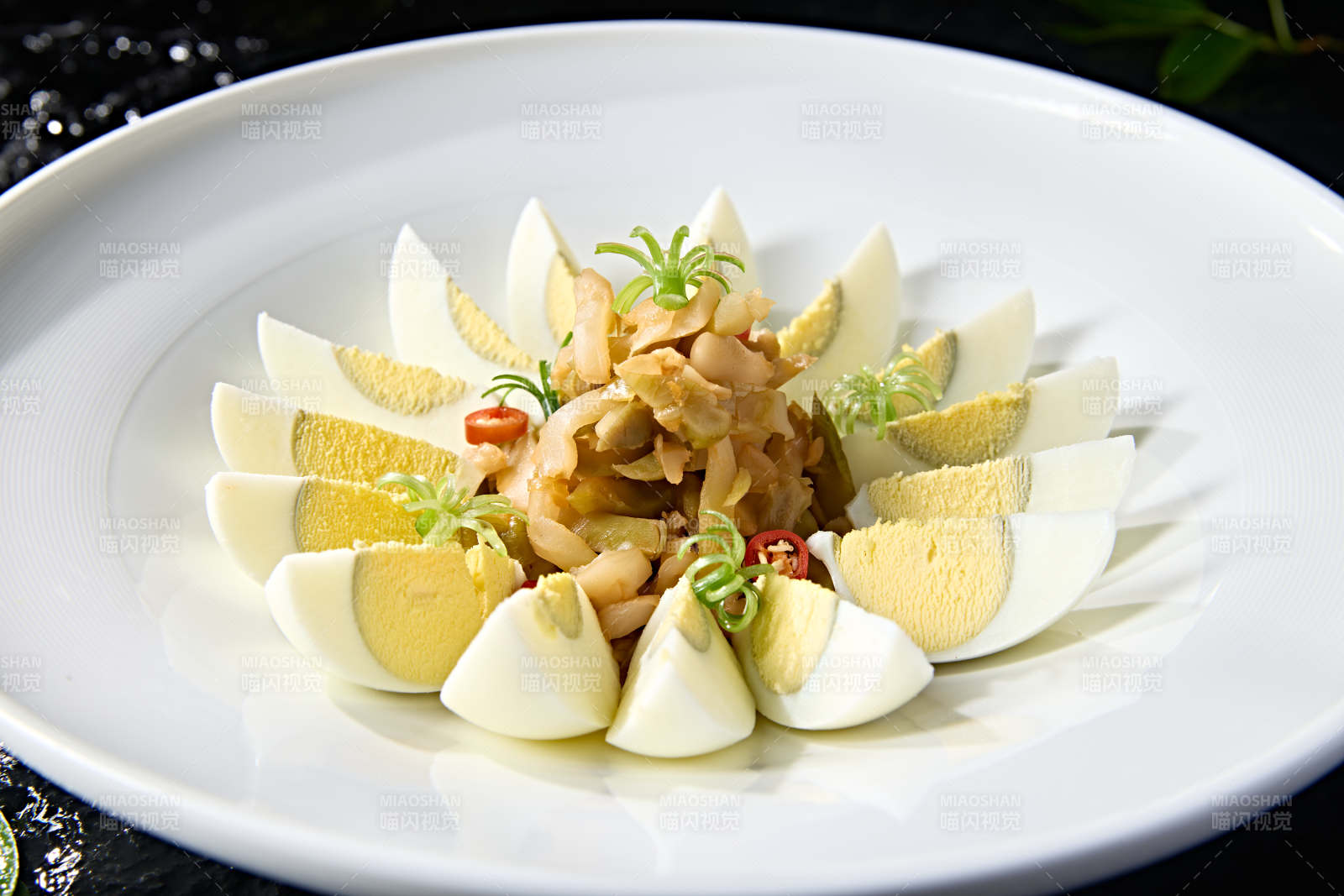 刀切水煮白蛋配涪陵榨菜丝