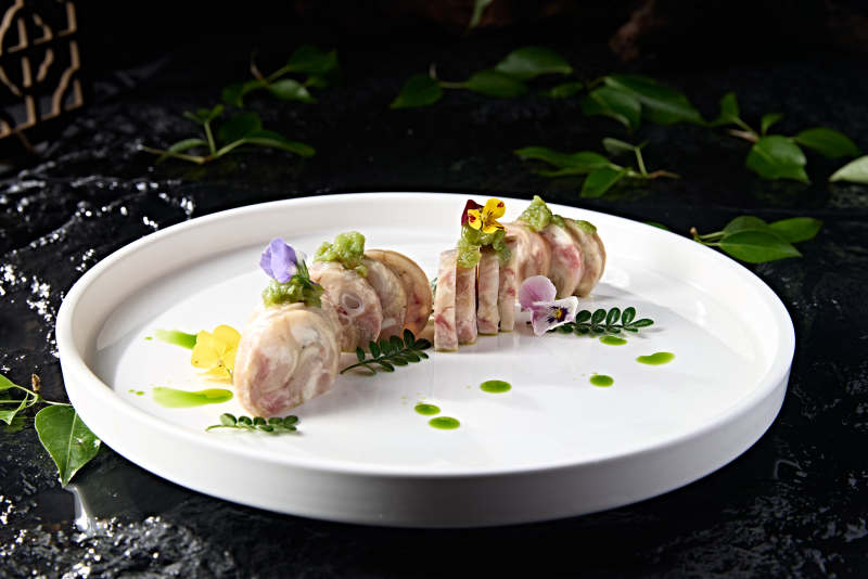 水晶压蹄筋肘花卷切片