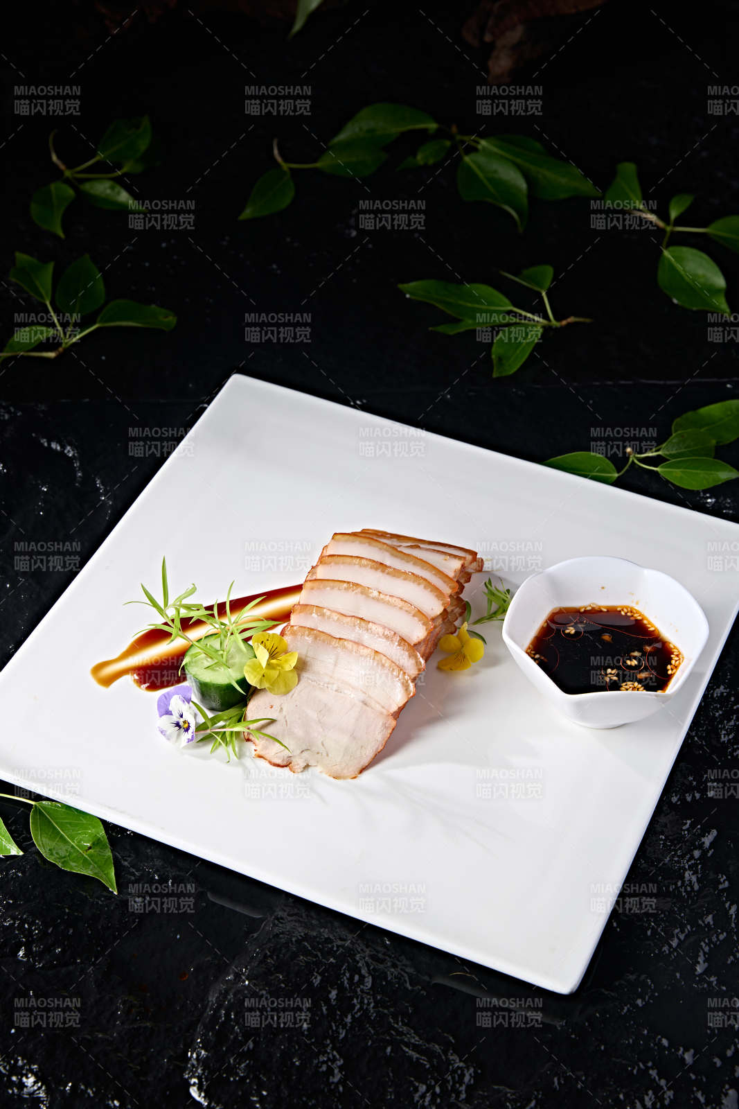 蘸汁张家口风味美食柴沟堡熏肉切片