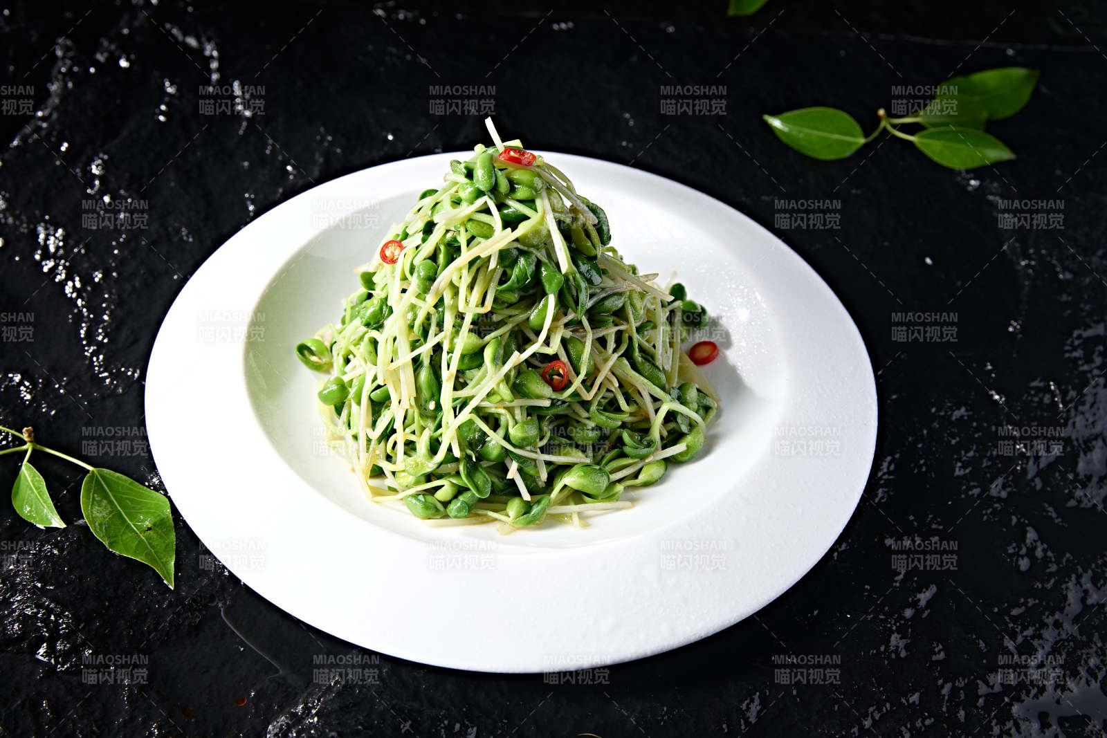 美味凉菜米椒炝拌绿豆芽