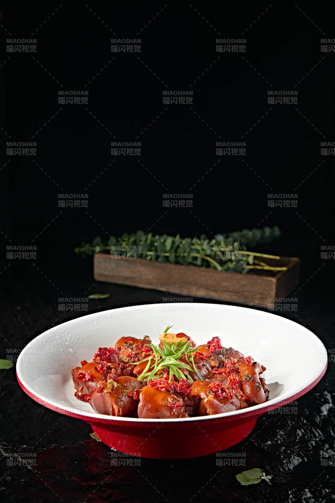 中餐美食川味香辣猪蹄块