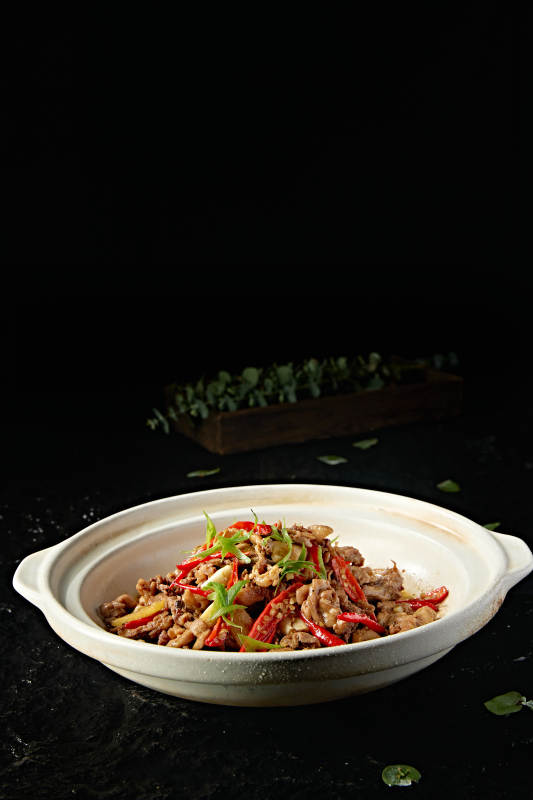 中餐湘菜美味砂鍋蒜香辣煲柴雞鍋