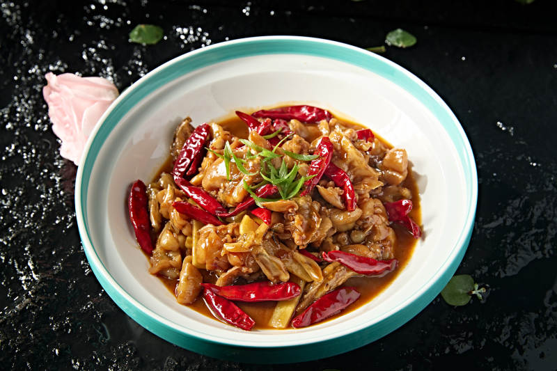 中餐湘菜美味爆辣仔姜烧牛蛙