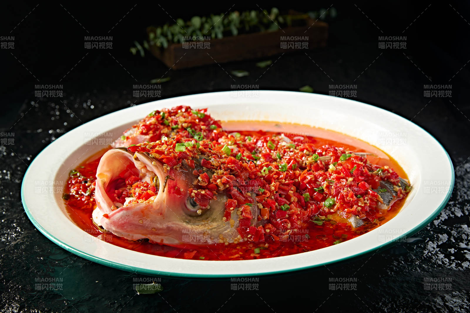 中餐湘菜美味经典剁椒鱼头