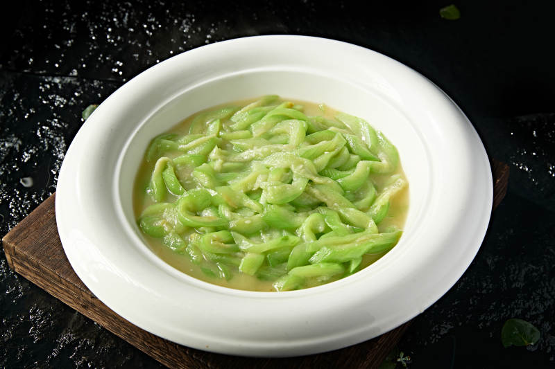 浓汤素炒西葫芦条