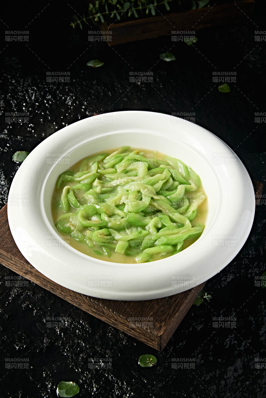 浓汤素炒西葫芦条