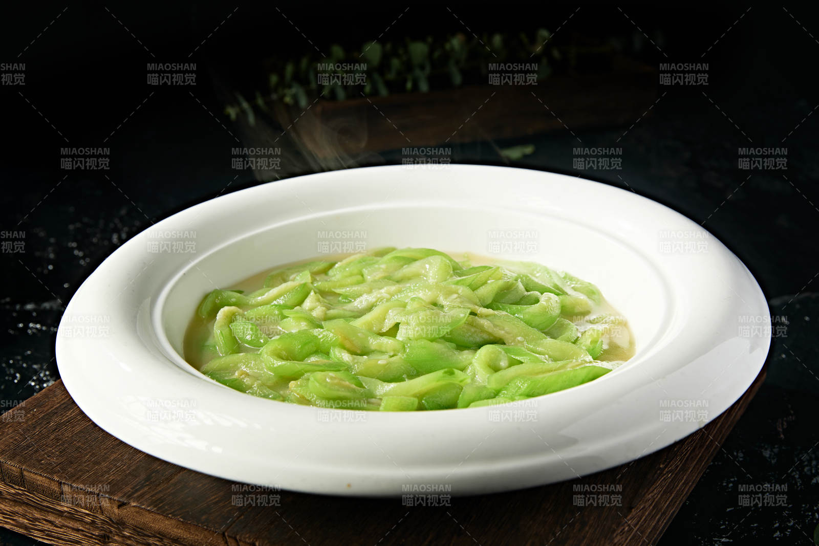 浓汤素炒西葫芦条