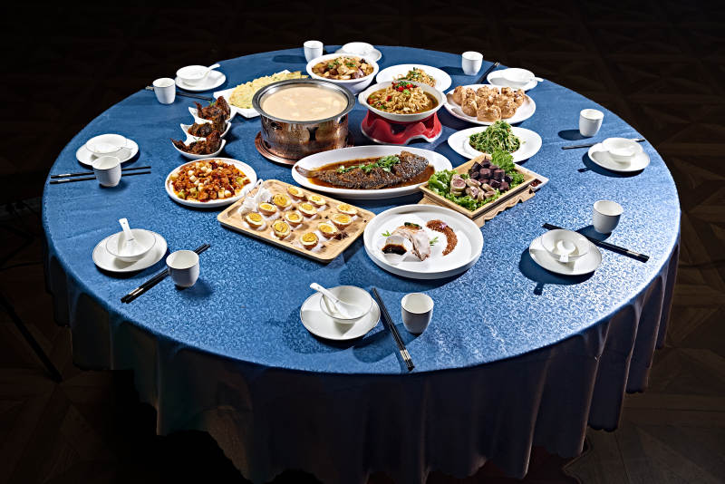 一桌美味草原風情宴席