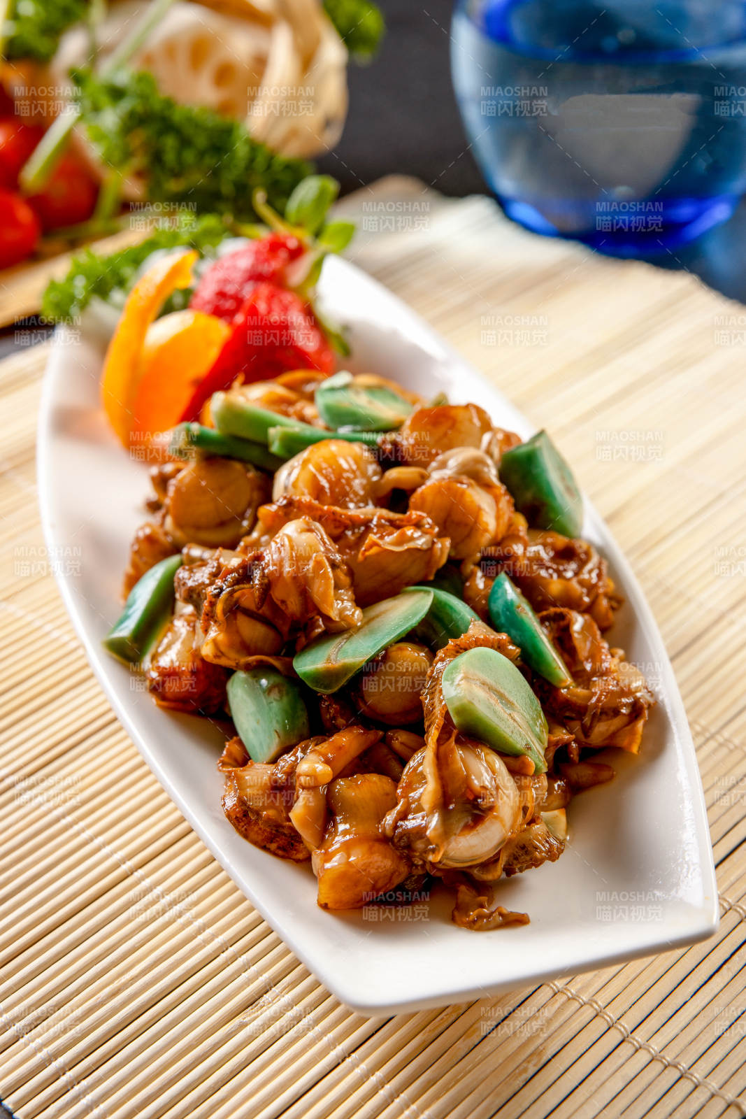 下饭凉菜腊八蒜酱腌螺头-摄影图