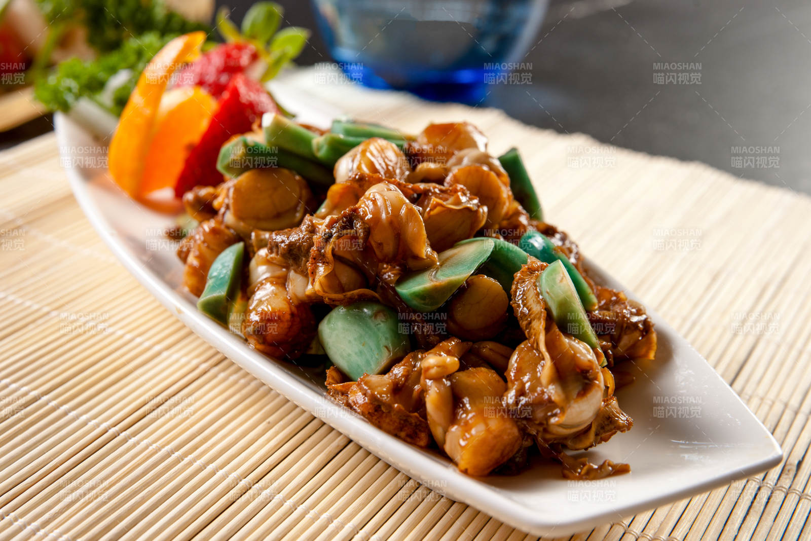 下饭凉菜腊八蒜酱腌螺头-摄影图