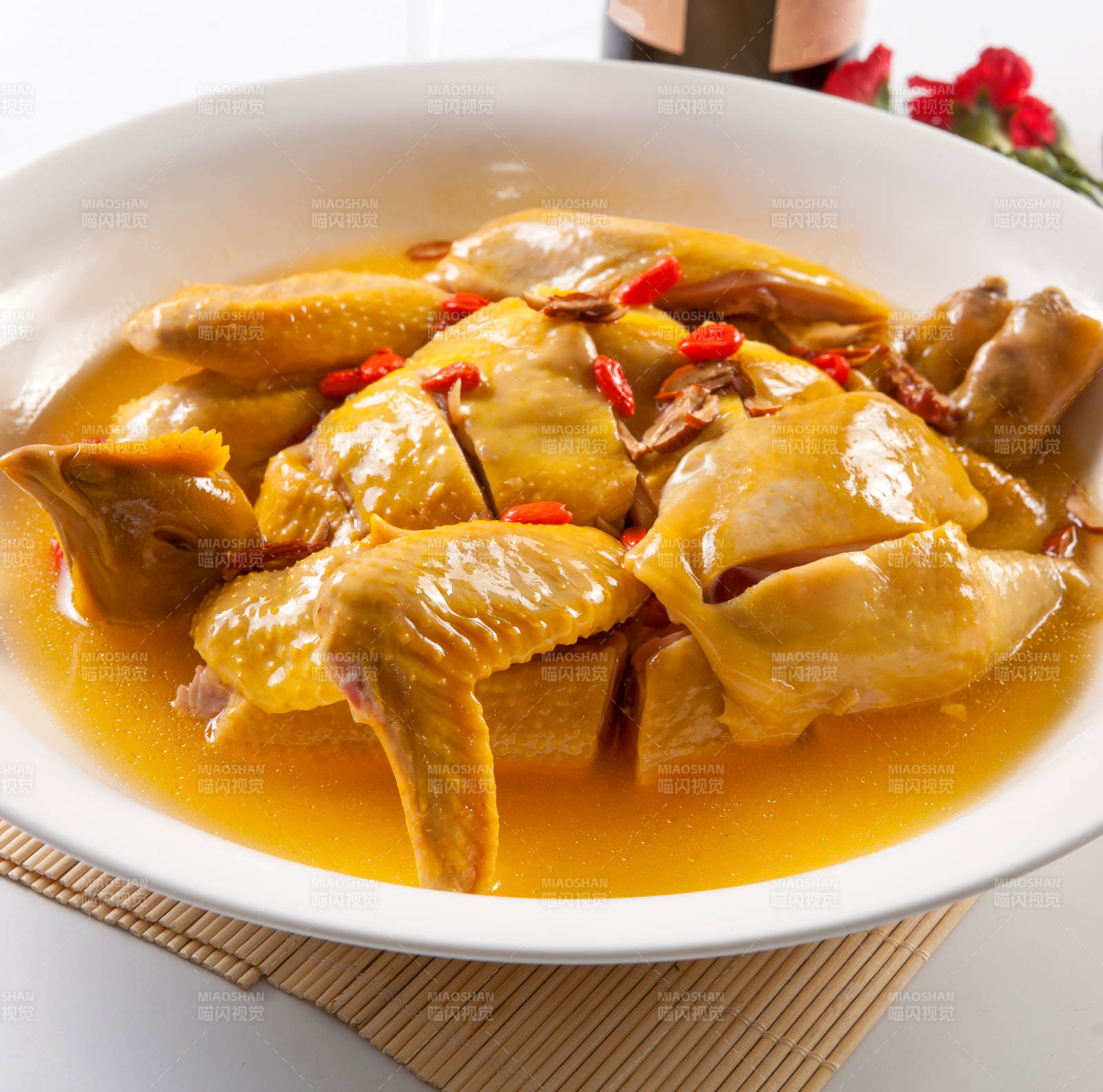 家常清炖枸杞北京油鸡-摄影图
