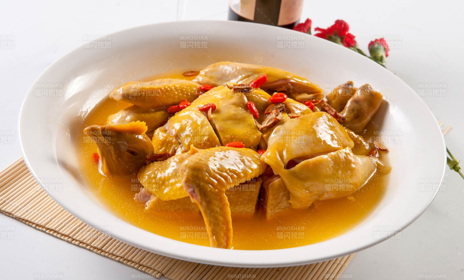 家常清炖枸杞北京油鸡-摄影图