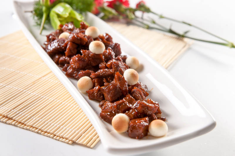 旺仔小馒头配酱烧牛仔粒