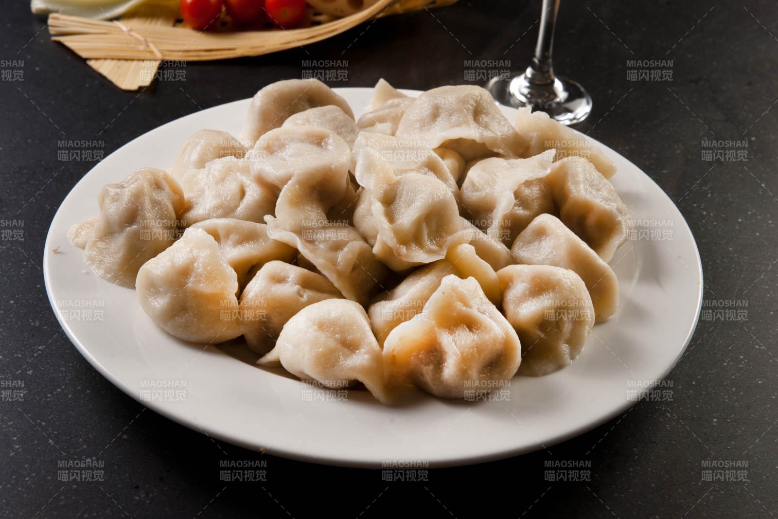 现包手工猪肉白菜饺子