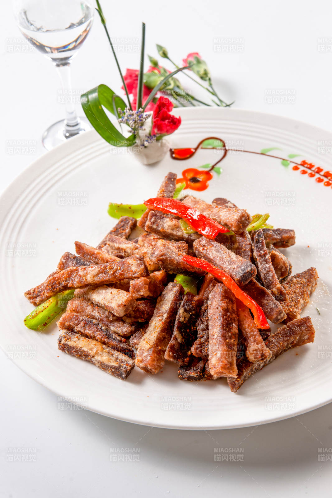 彩椒干炸小驴肉