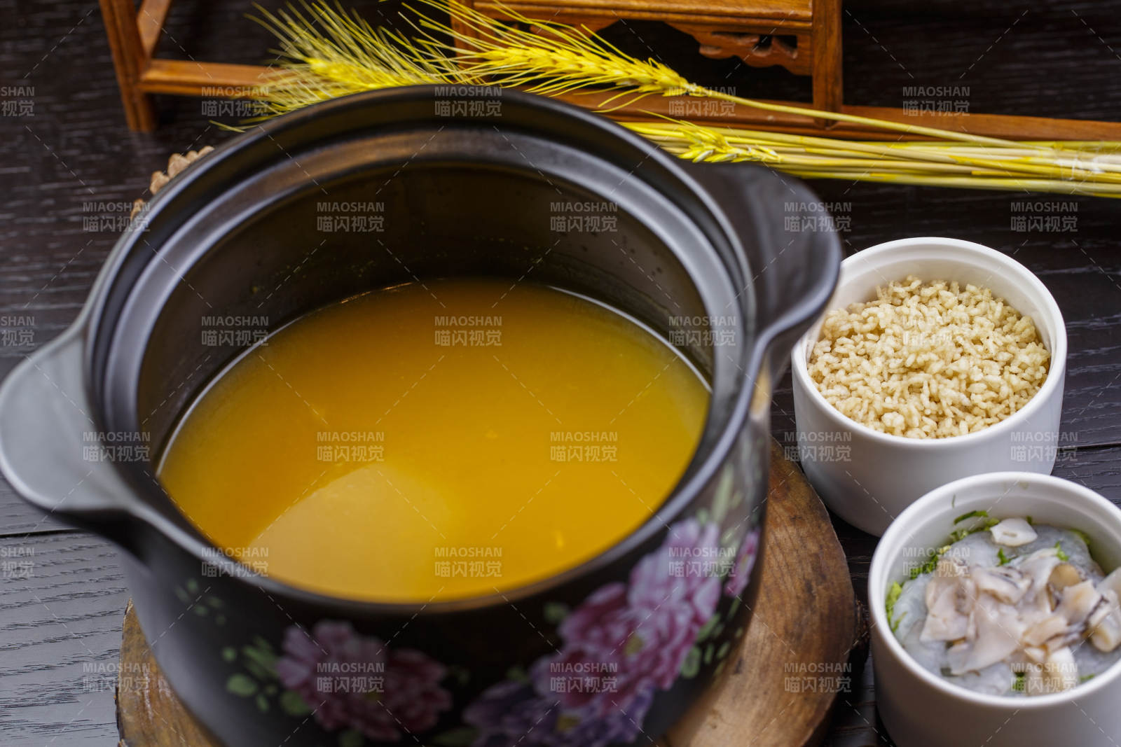 养生薏米海鲜粥图片