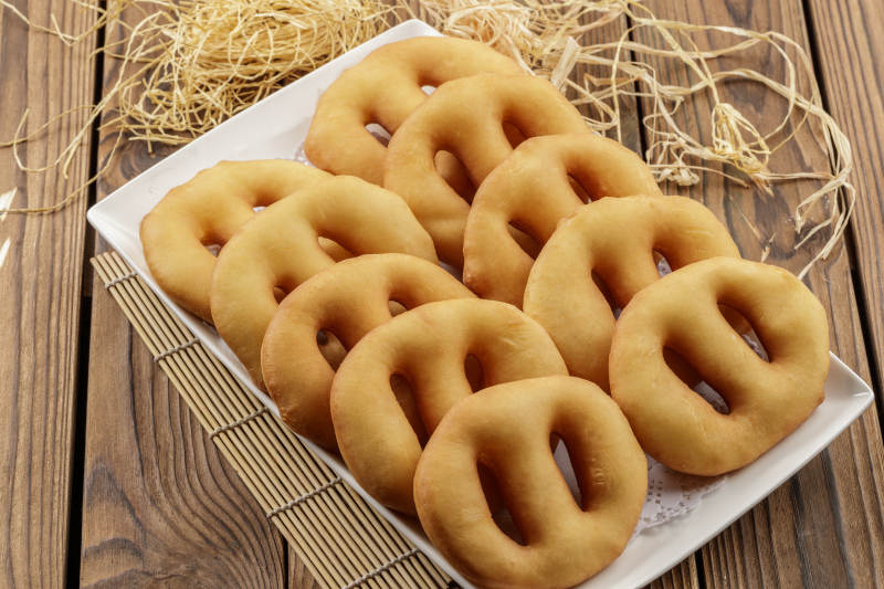 刚炸出锅的小油饼