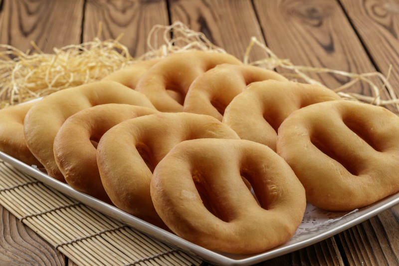 刚炸出锅的小油饼