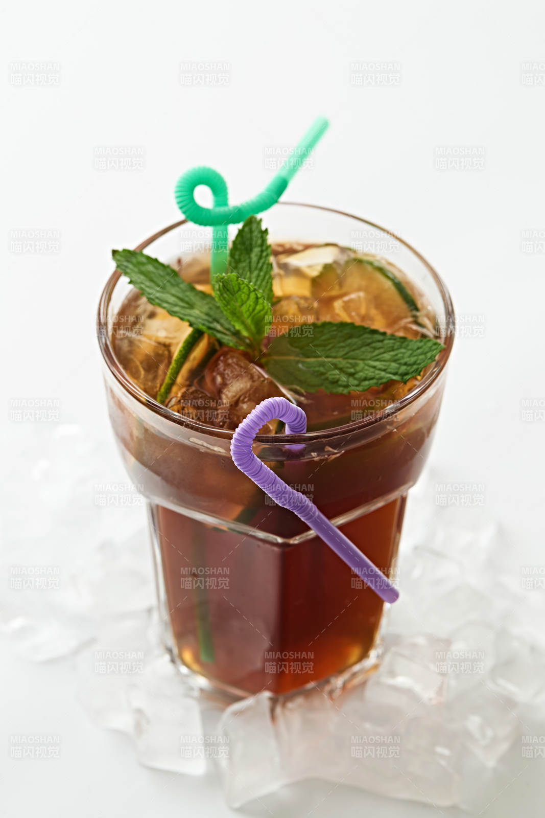 夏季清凉饮料柠檬冰红茶