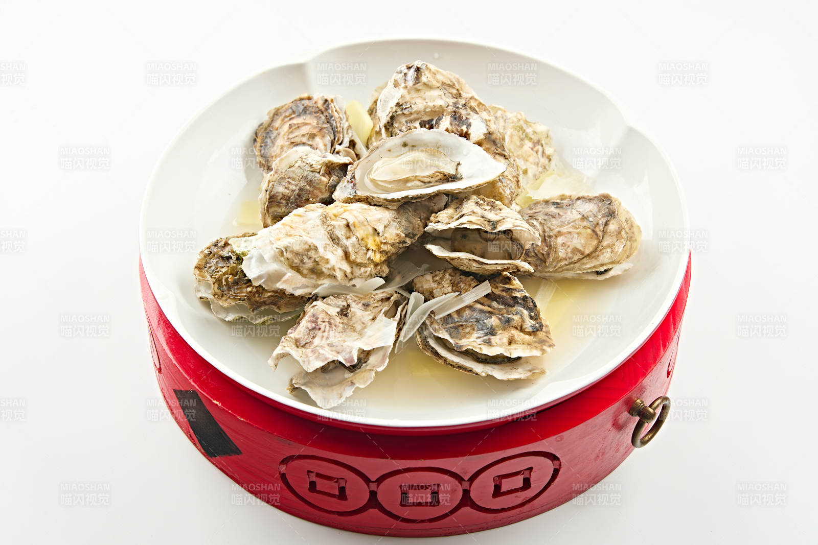 夏季大排档美食蒸大生蚝