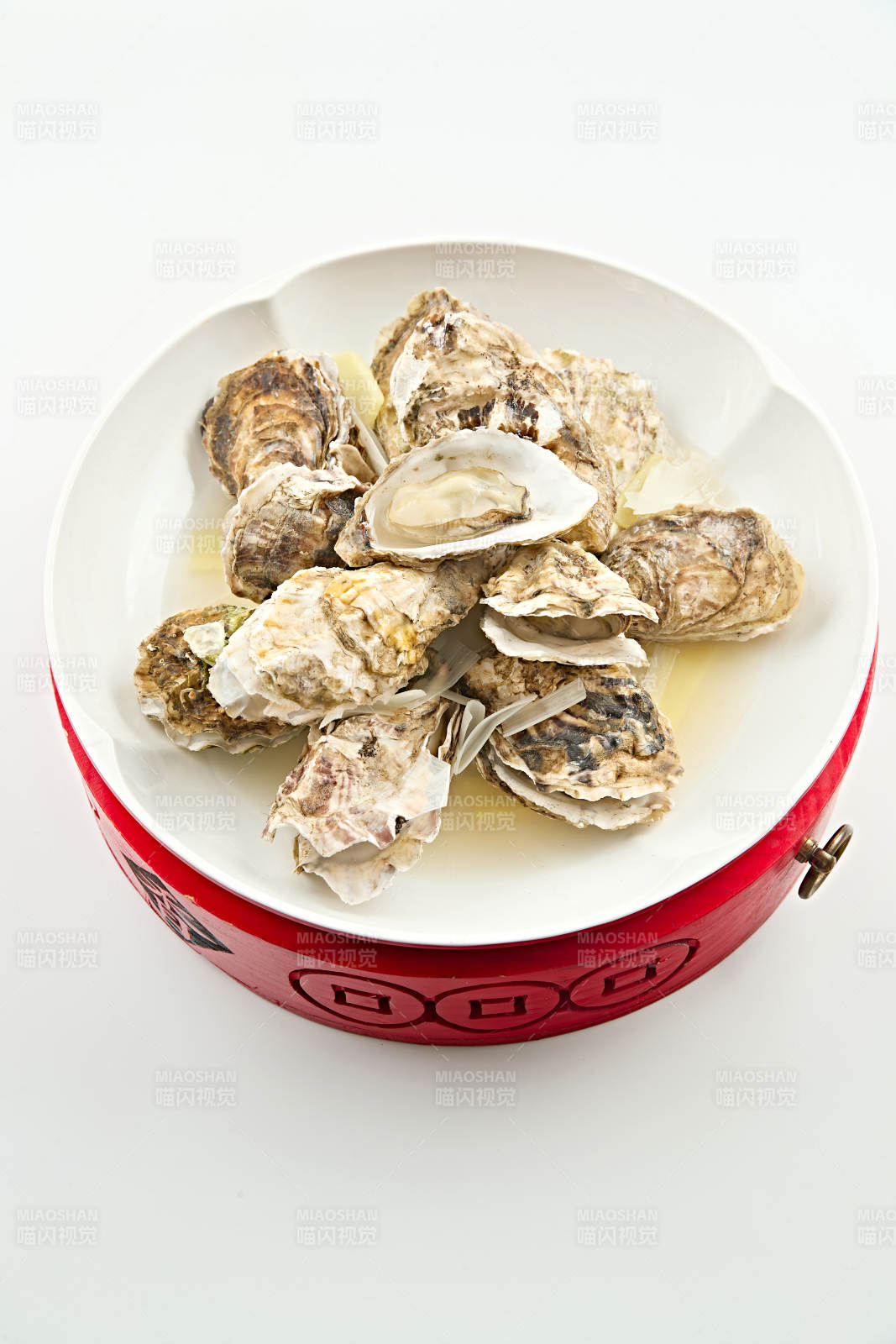 夏季大排档美食蒸大生蚝