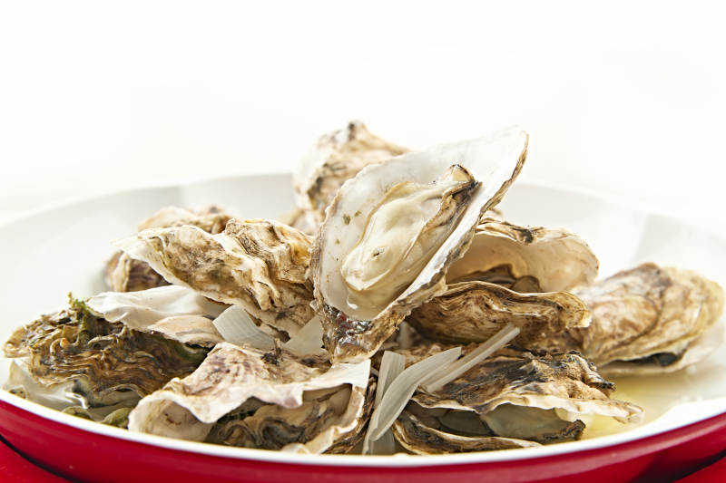 夏季大排档美食蒸大生蚝