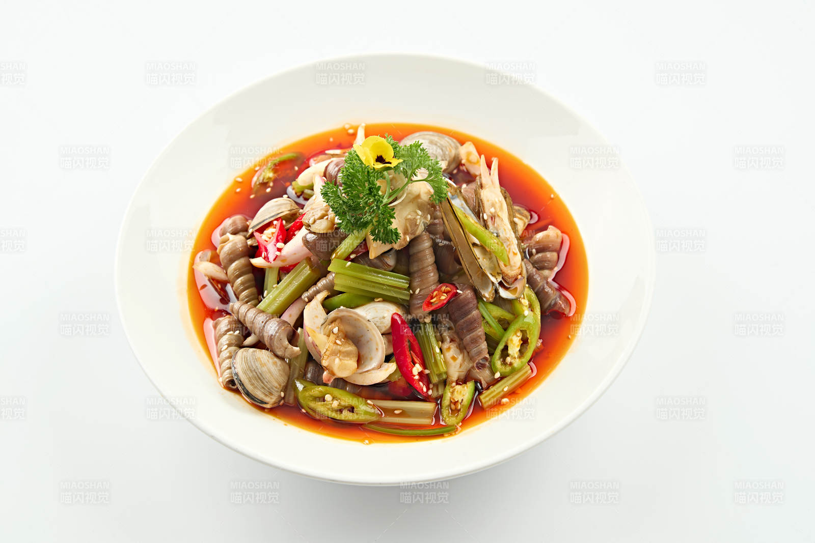 夏季大排档美食红油腌渍小海鲜