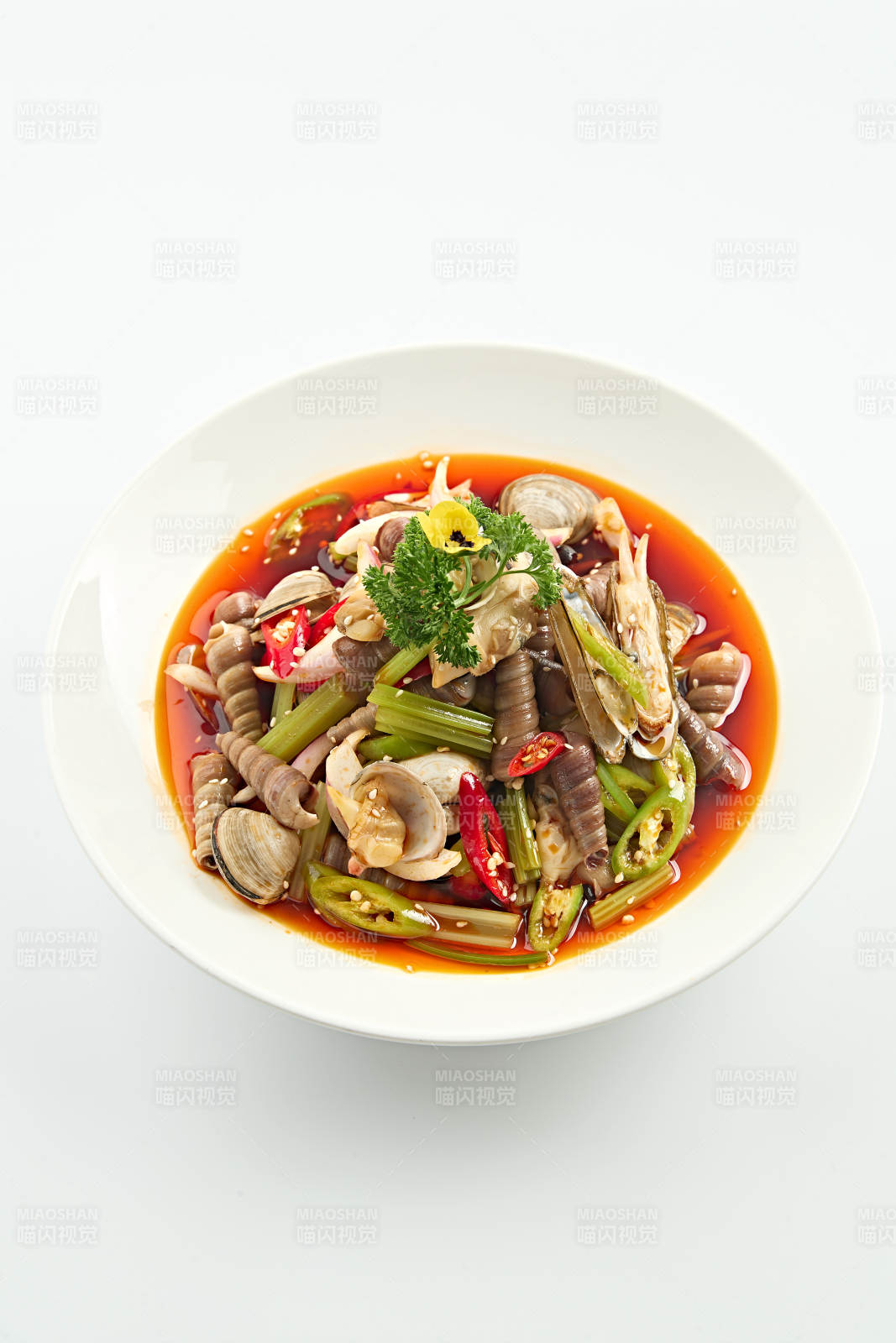 夏季大排档美食红油腌渍小海鲜