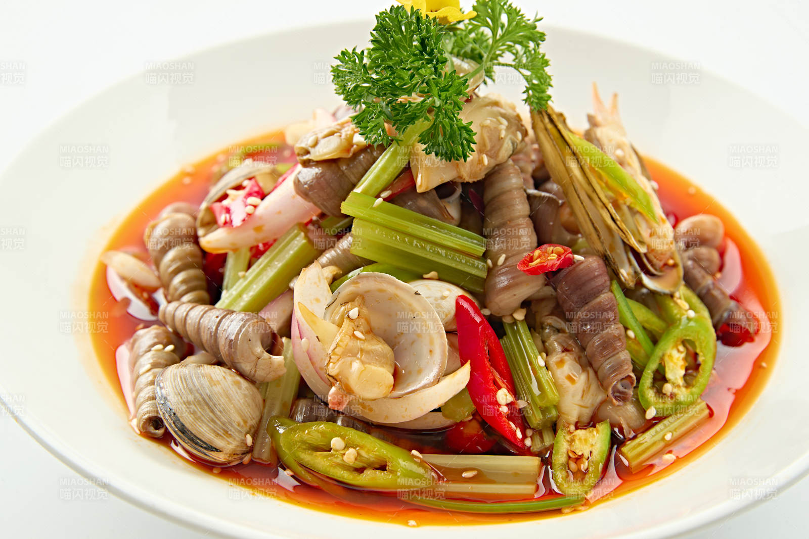 夏季大排档美食红油腌渍小海鲜