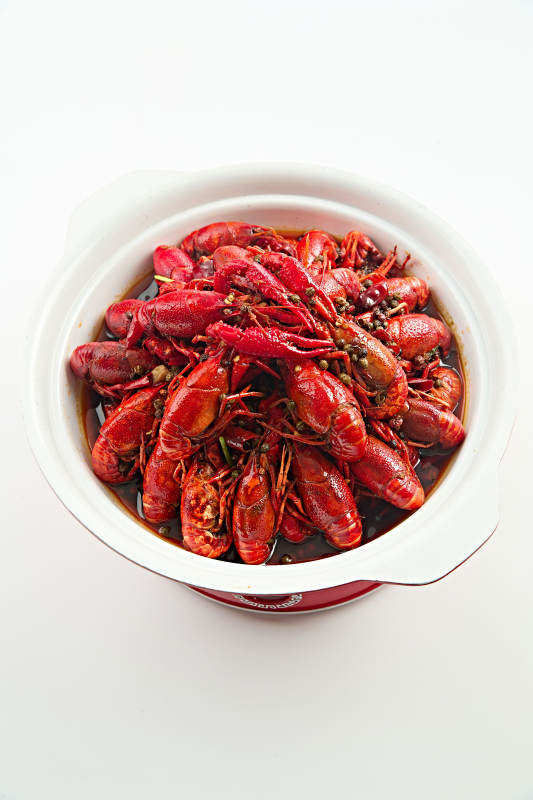 夏季大排档美食爆炒麻辣香辣小龙虾