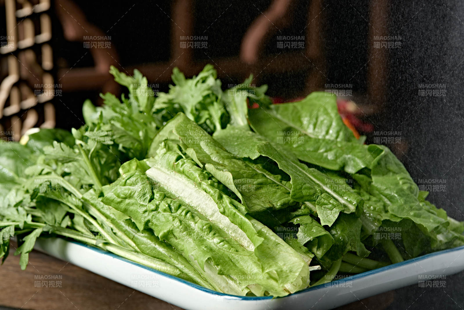 新鮮的火鍋食材蔬菜拼盤