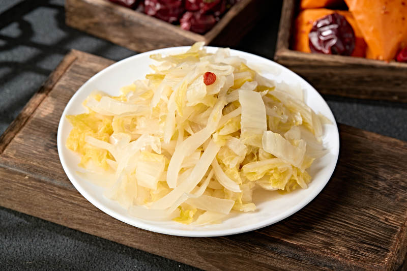 一盤東北積酸菜腌酸菜