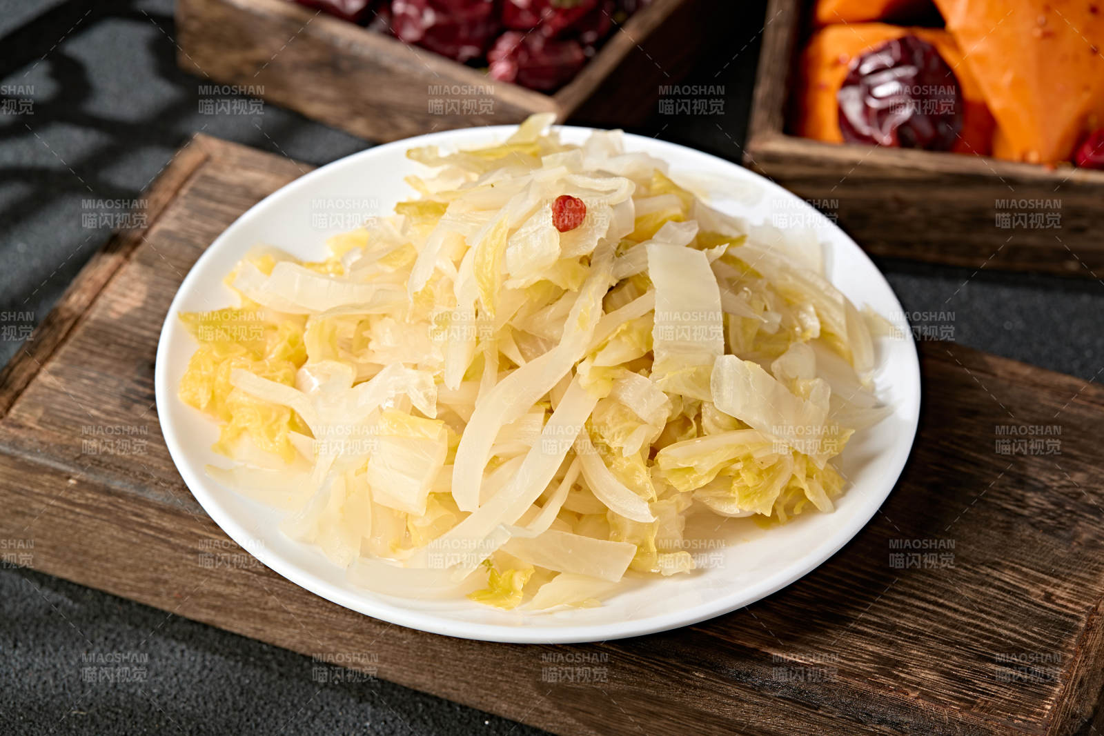 一盤東北積酸菜腌酸菜