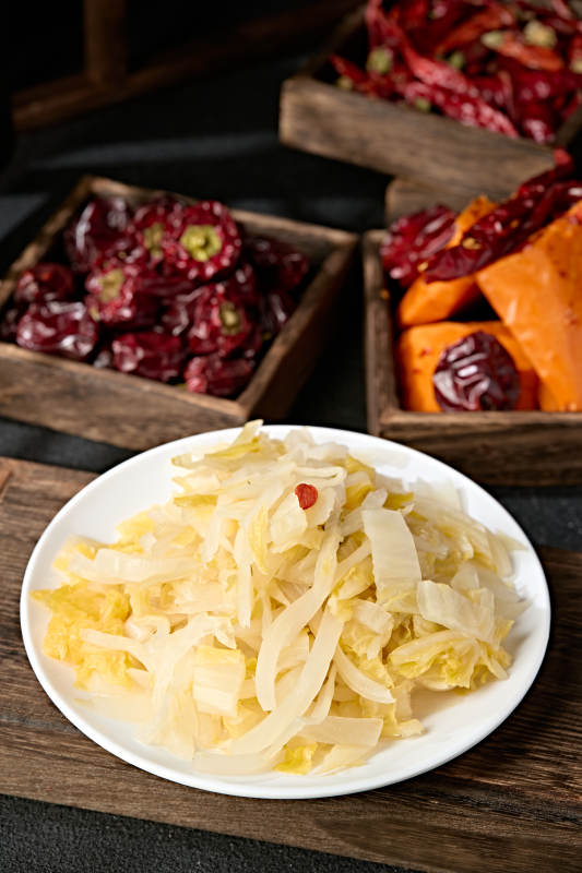 一盤東北積酸菜腌酸菜