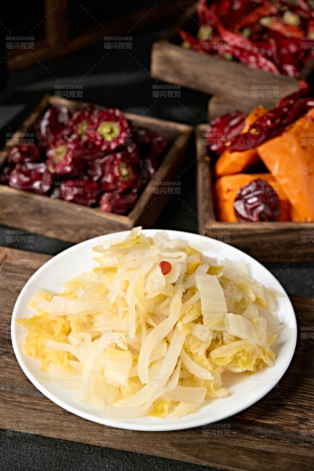 一盤東北積酸菜腌酸菜