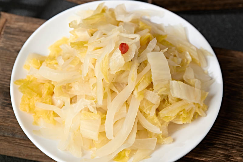 一盤東北積酸菜腌酸菜