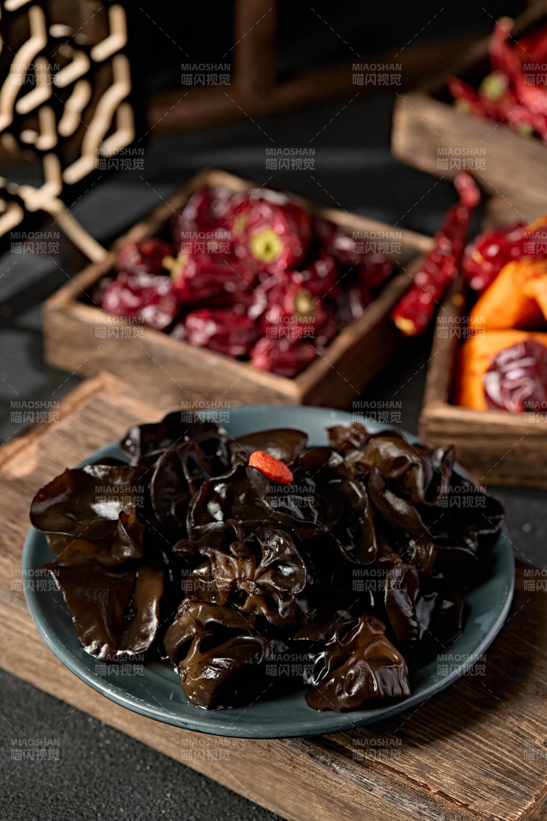 一盤新鮮黑木耳