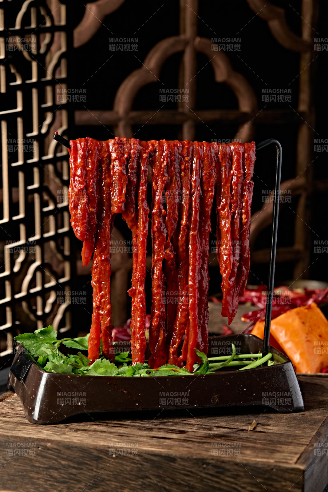 重庆火锅食材晾干麻辣筷子牛肉