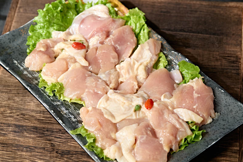 火锅涮品食材鲜切鸡腿肉