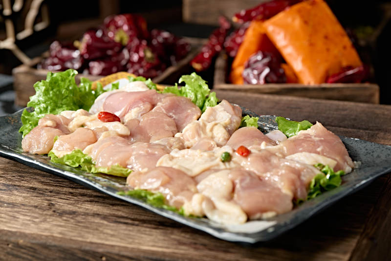 火锅涮品食材鲜切鸡腿肉