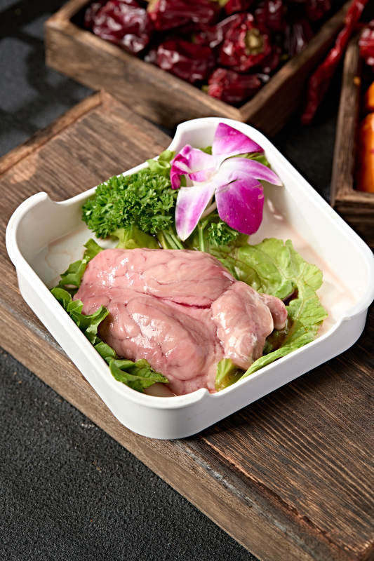 火锅食材鲜猪脑花-摄影图