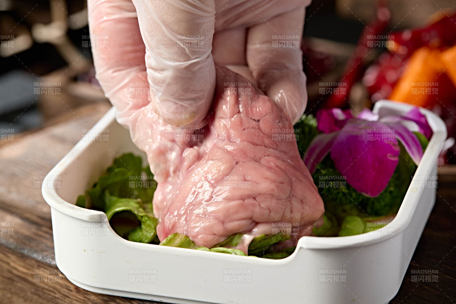 火锅食材鲜猪脑花-摄影图