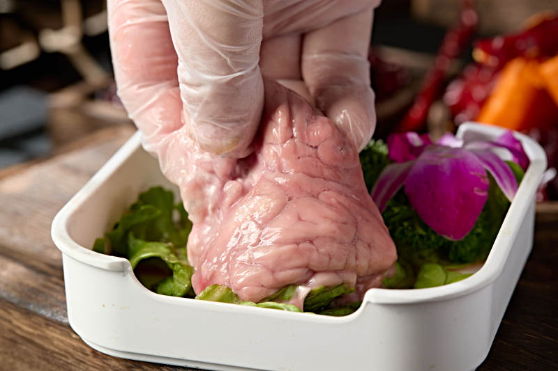 火锅食材鲜猪脑花-摄影图