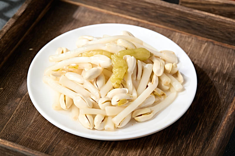 腌渍泡椒花生芽