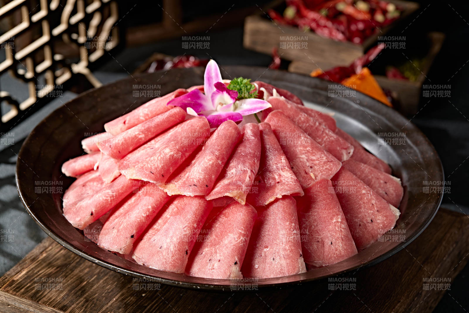 火锅食材涮牛舌卷切片